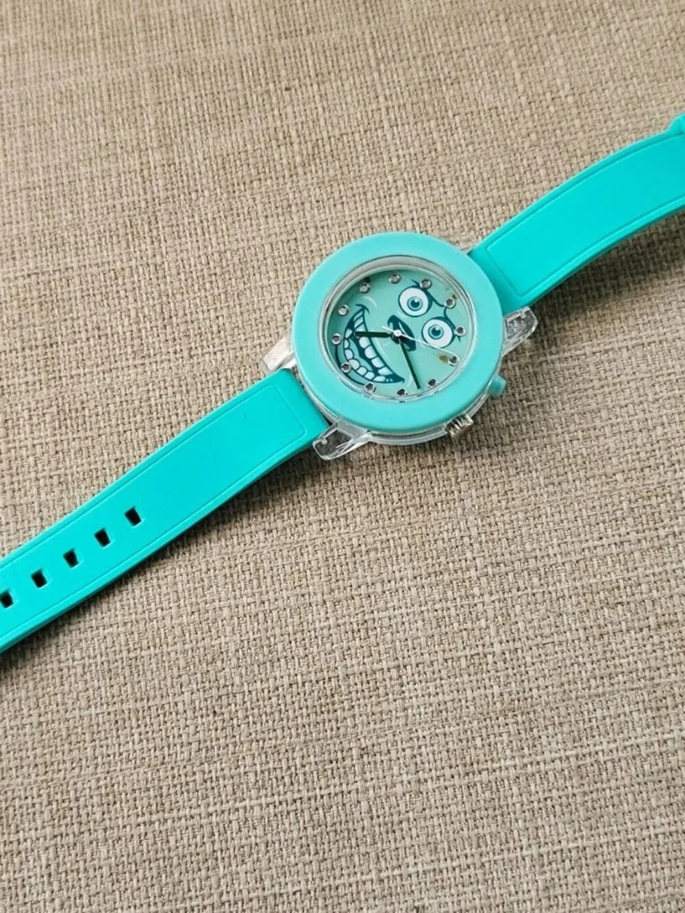 Share Funny Monster Face Wristwatch Ligh Up Quartz Analog Green Rubber Band Wris